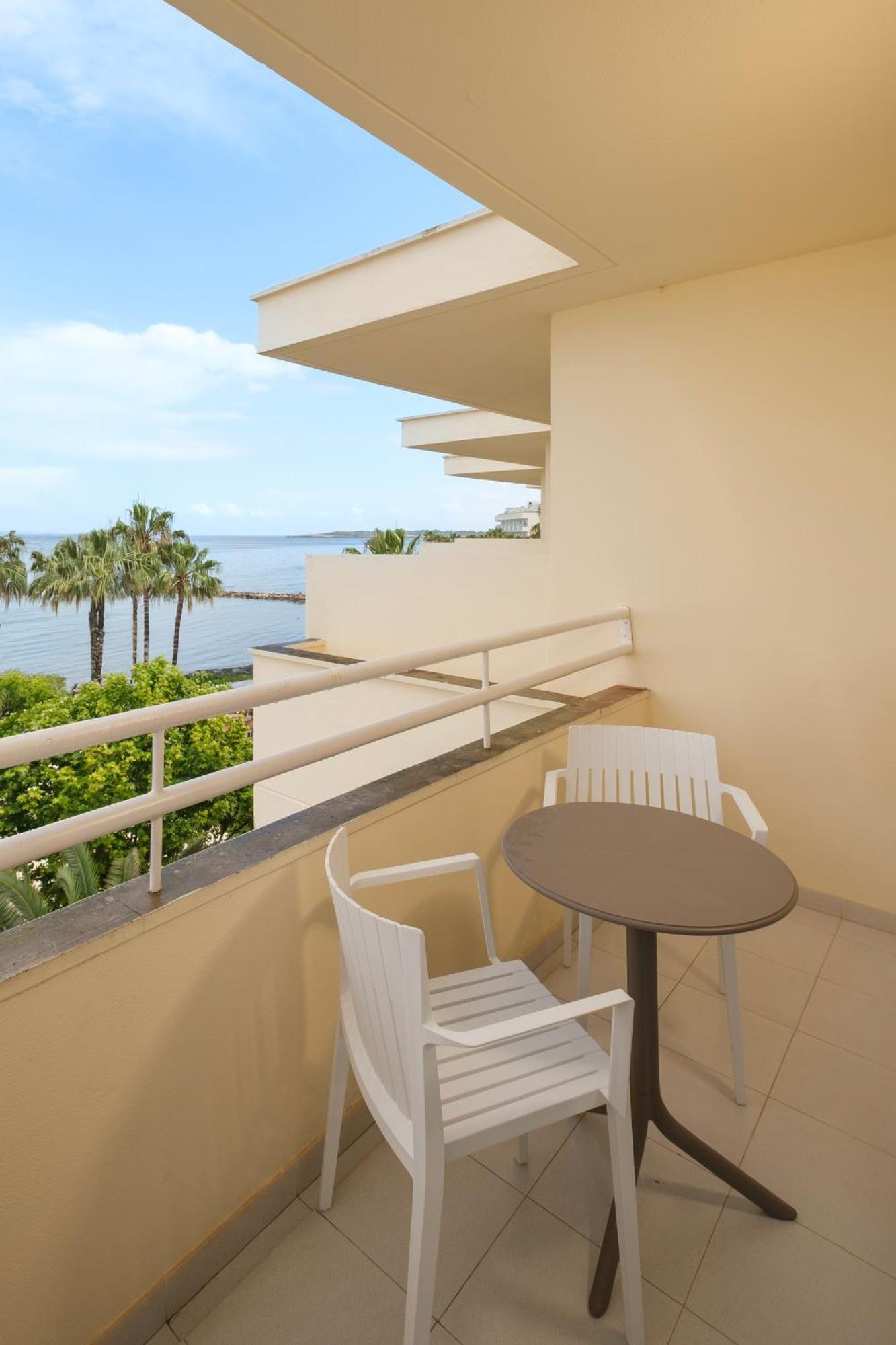 Hotel Cabot Cap De Mar Cala Bona  Habitación foto
